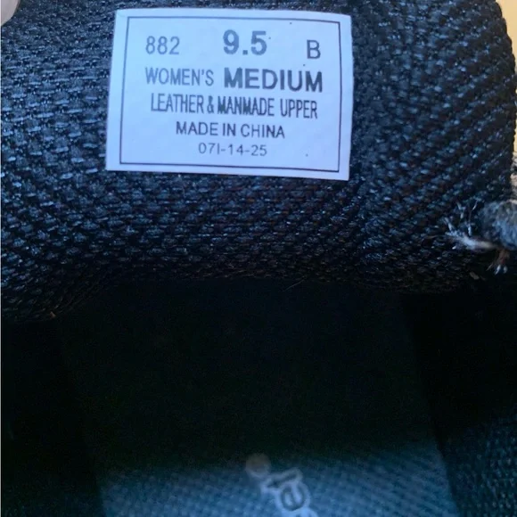 Women’s OrthoFeet Delta Hikers, size 9.5 - Picture 7 of 9